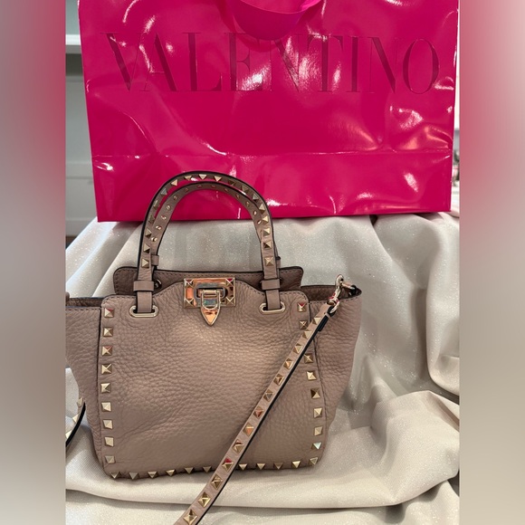 Valentino Mini Rockstud Tote in Poudre New!!! - Picture 1 of 16